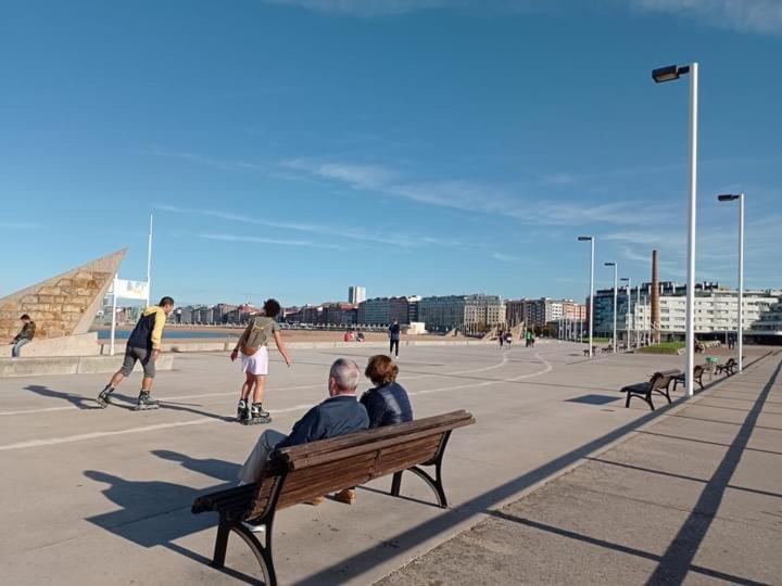 Poniente Beach Gijón Exterior foto
