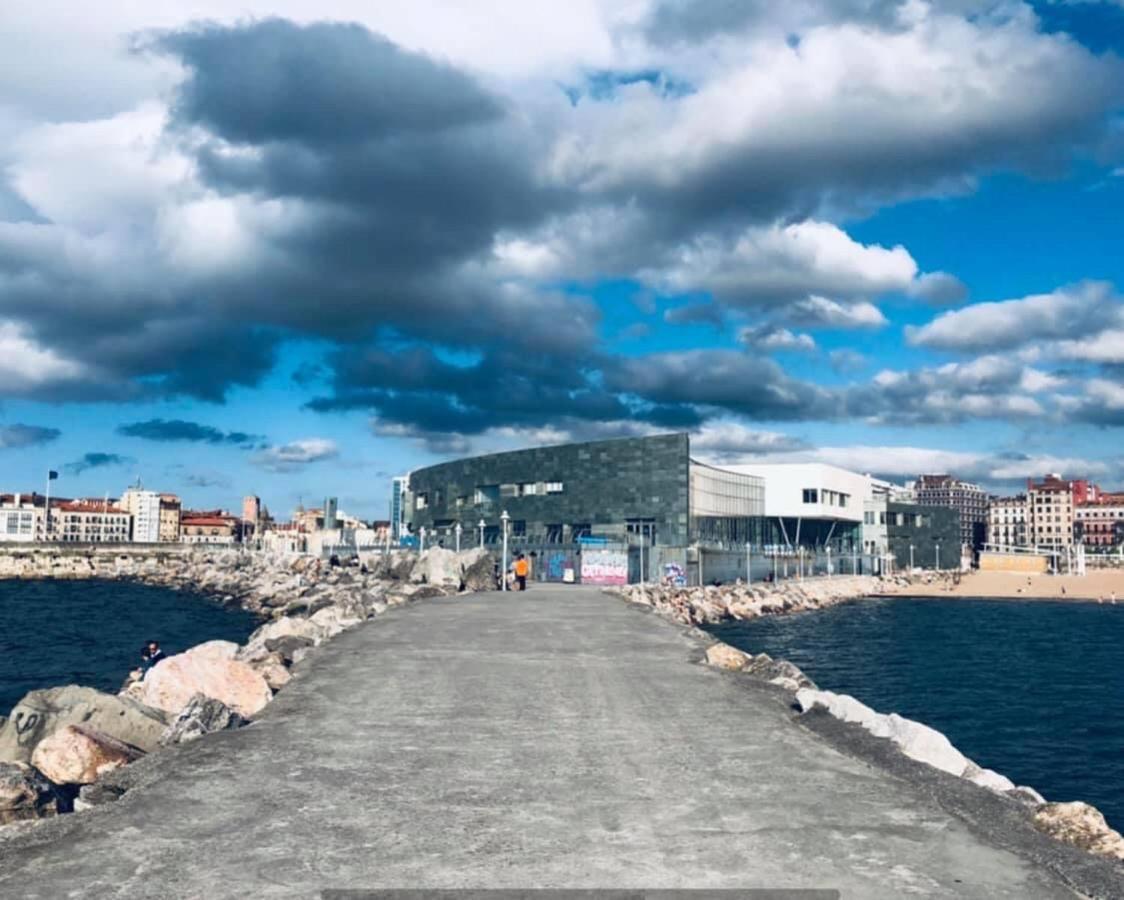 Poniente Beach Gijón Exterior foto